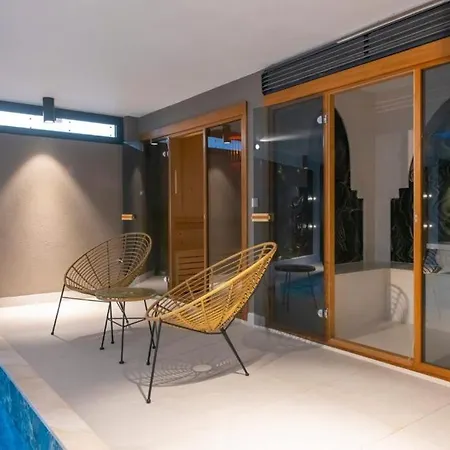 Bling Excellence - Macthless With Indoor Swimpool In Hisaroenue فيلة