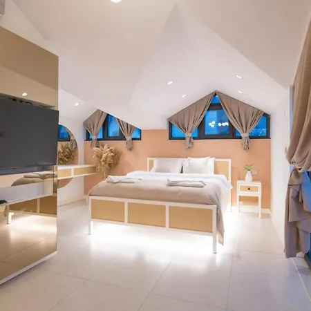 Bling Excellence - Macthless With Indoor Swimpool In Hisaroenue * فتحية